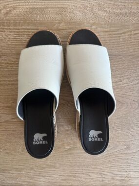 Sorel White and Black Slide Mules